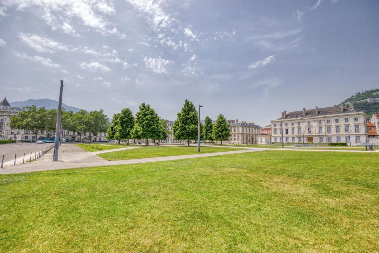 Libertad - Verdun Grenoble Ngoại thất bức ảnh